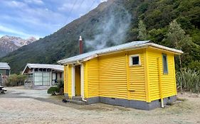 Basic, Super 'Cosy' Cabin In The Middle Of National Park And Mountains